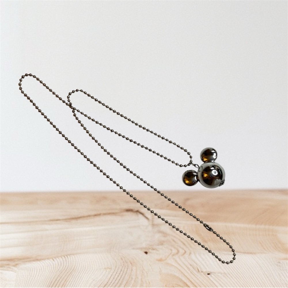 Elegant Black Pendant Necklace
